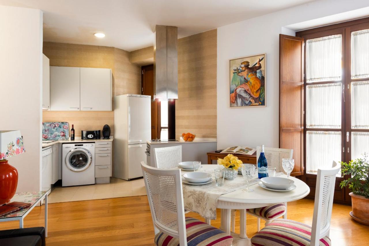 Cathedral Apartment, First Floor Σεβίλλη Εξωτερικό φωτογραφία