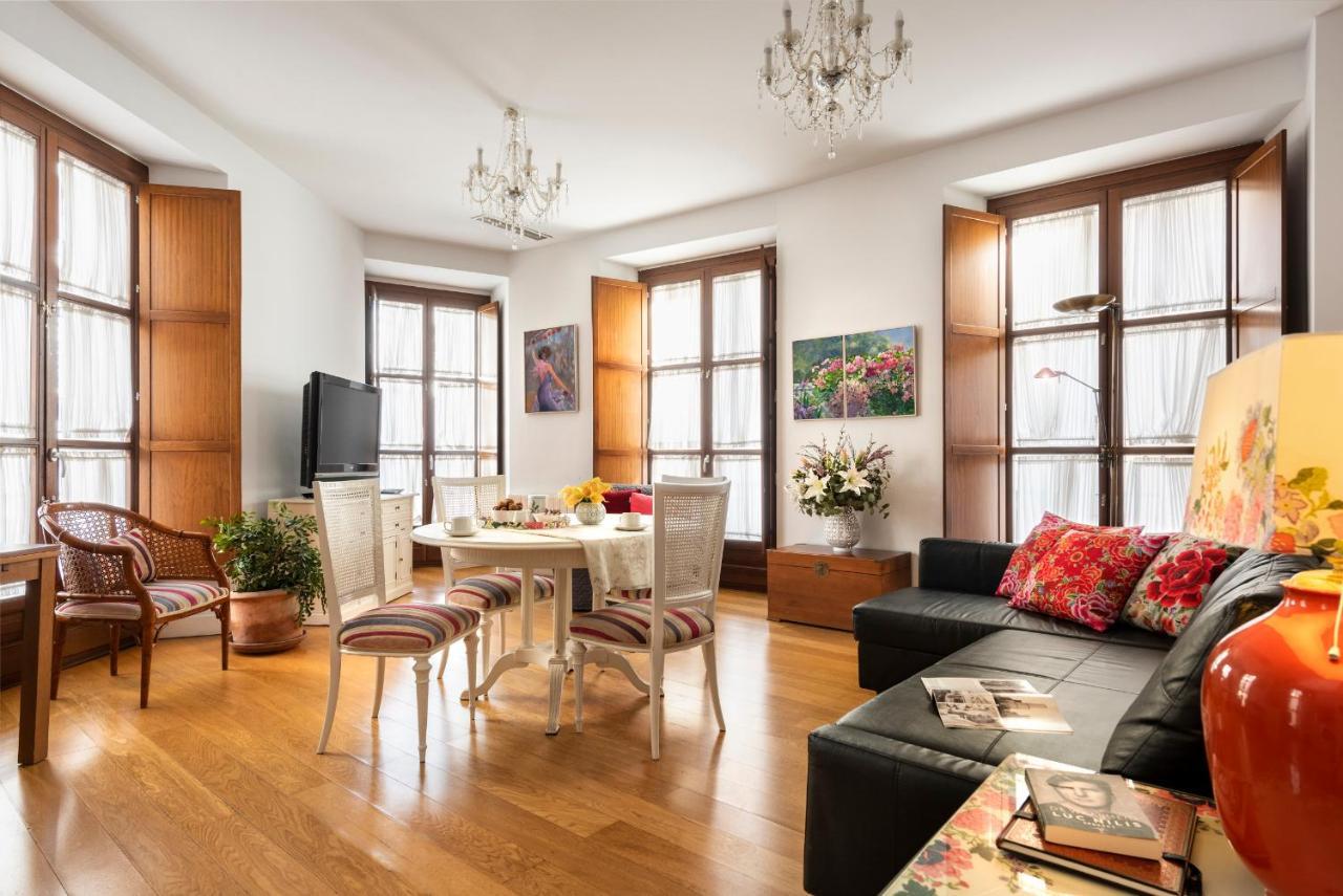Cathedral Apartment, First Floor Σεβίλλη Εξωτερικό φωτογραφία