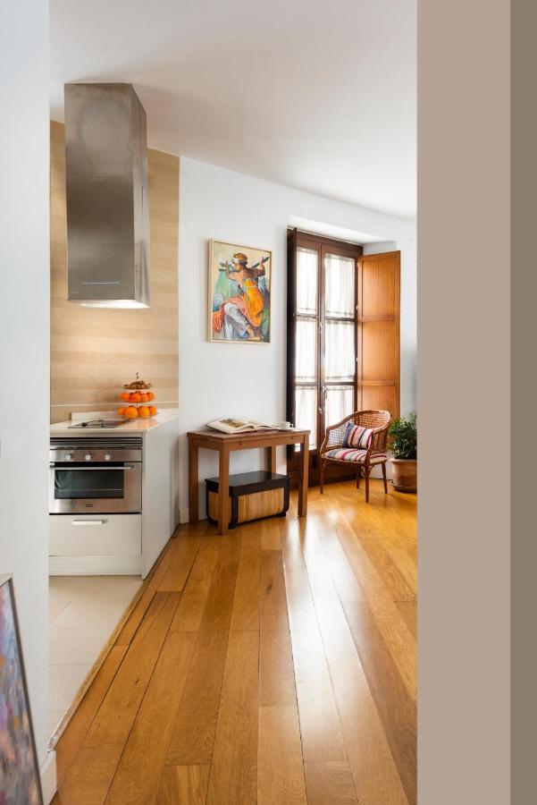 Cathedral Apartment, First Floor Σεβίλλη Εξωτερικό φωτογραφία