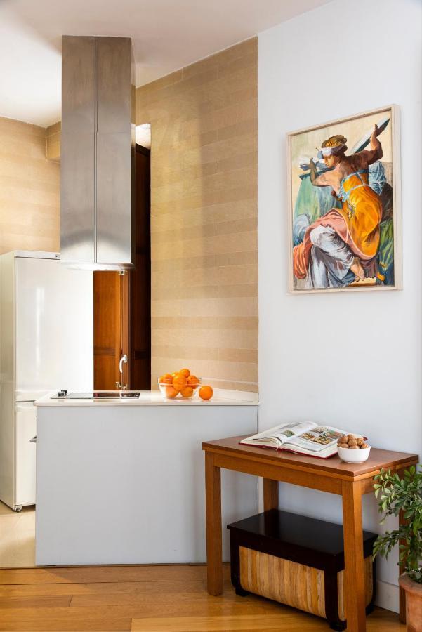 Cathedral Apartment, First Floor Σεβίλλη Εξωτερικό φωτογραφία